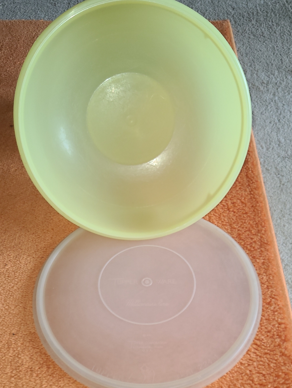 1954 Tupperware Bowl with Lid 13"